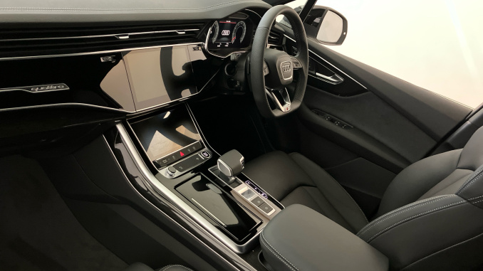 Audi Q7 3.0 TFSI Qtro 340 Black Ed 5dr Tiptronic [Tech] Petrol Estate - Image 2